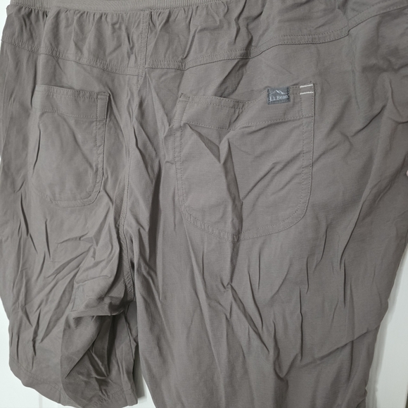 L.L. Bean Womens Vista Camp Shorts Toasted Almond Size 1XL Outdoor Hiking - Picture 4 of 4
